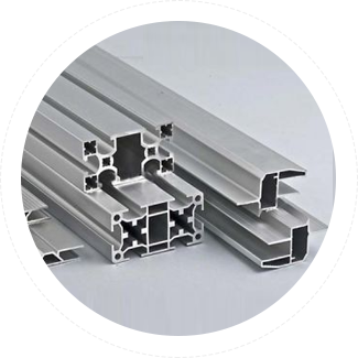 年产铝型材达24000多吨、100多个系列产品、10条挤压生产线、员工500余名